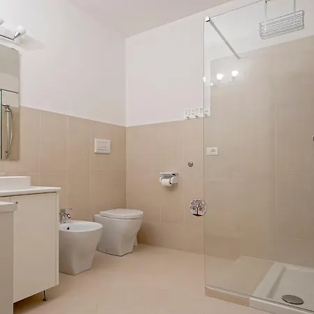 Lucky House Apartment *